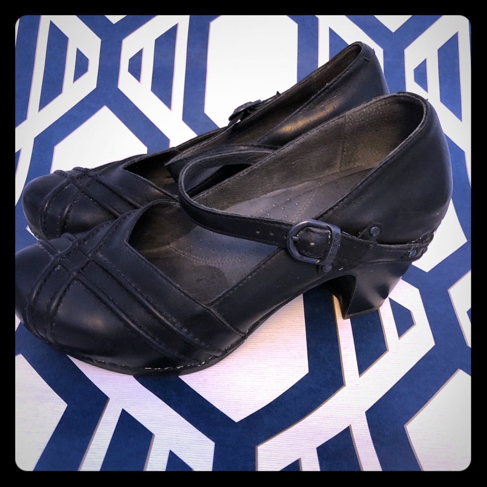 Black leather Dansko Reeny Mary Jane clogs  10/41